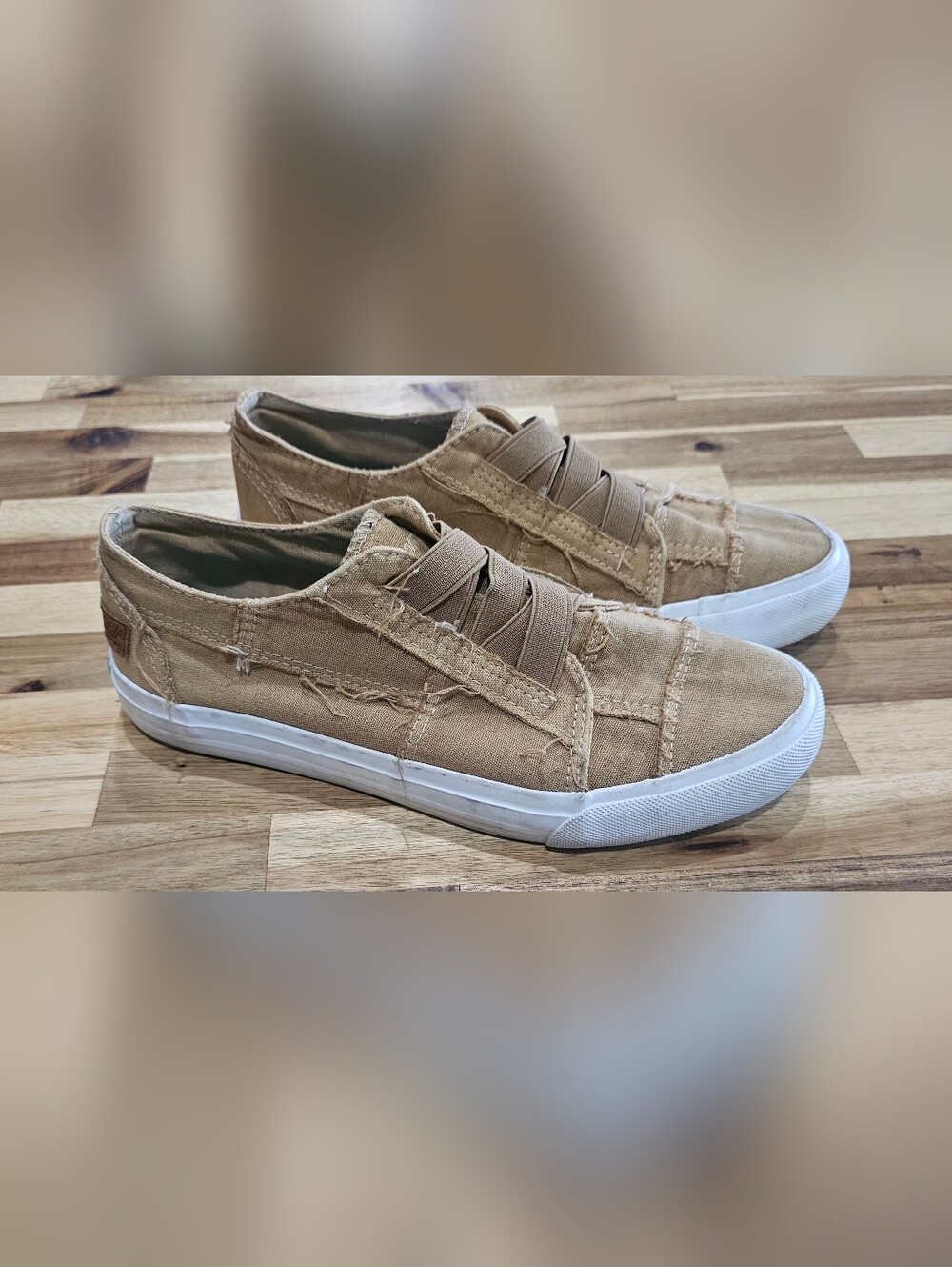 Women’s Slip-On Canvas Sneakers in Tan